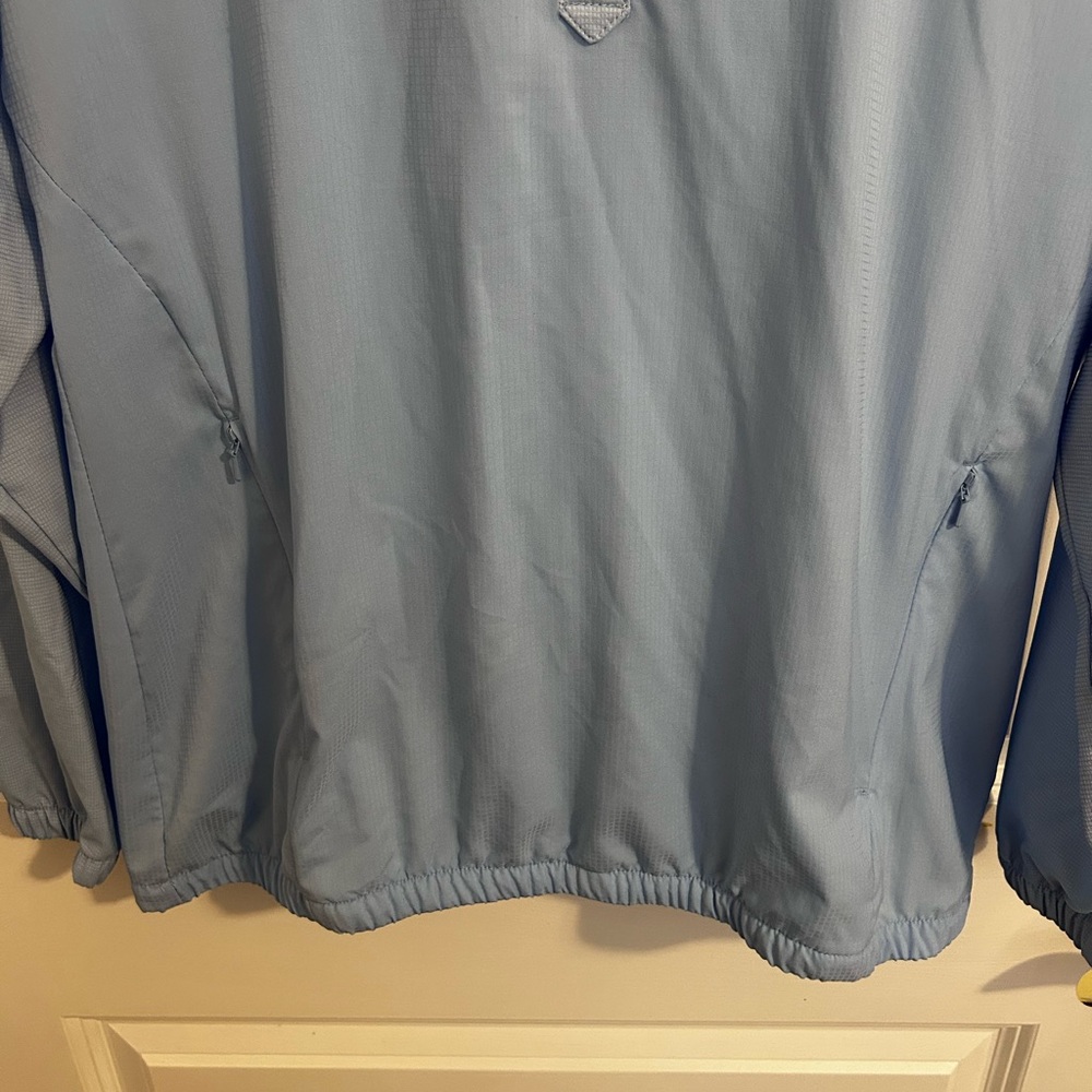 Columbia Sky Blue Hoodie with Light Pink Details - Picture 3 of 6